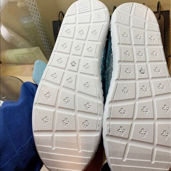 Size 5 youth Austin Trading Company flats - Picture 3 of 5